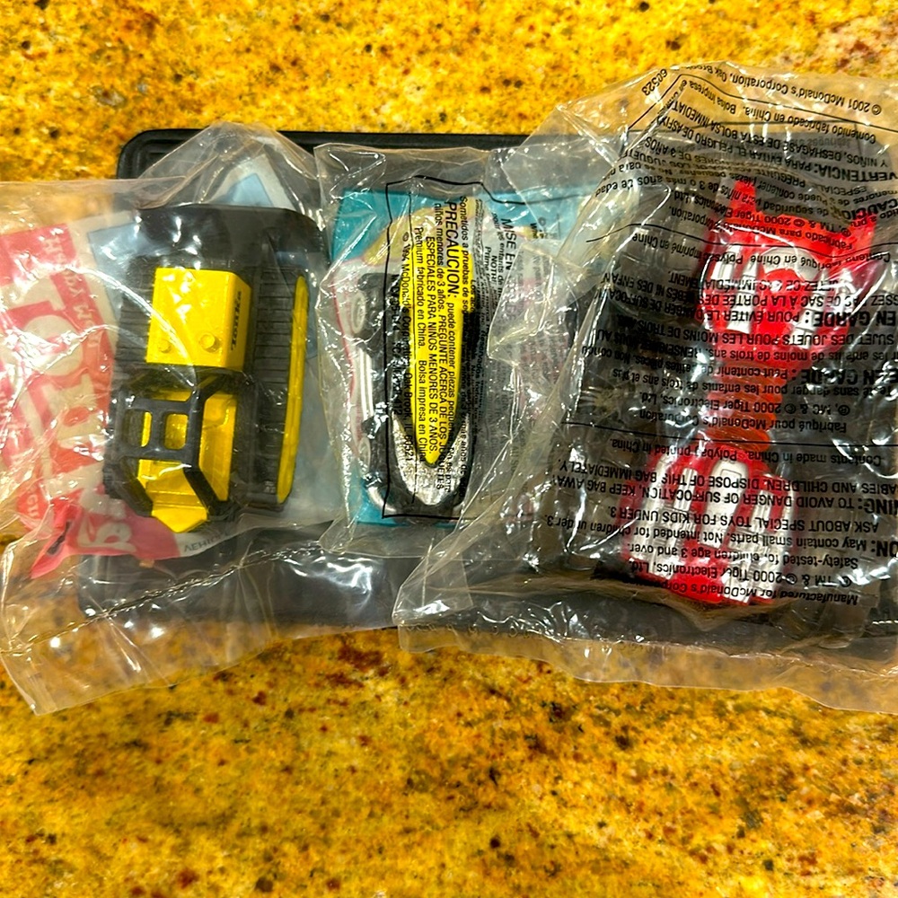 NWT🏎️SET OF 3 HAPPY MEAL CARS- TONKA BULLDOZER, HOT WHEELS SHOCK FORCE & TIGER